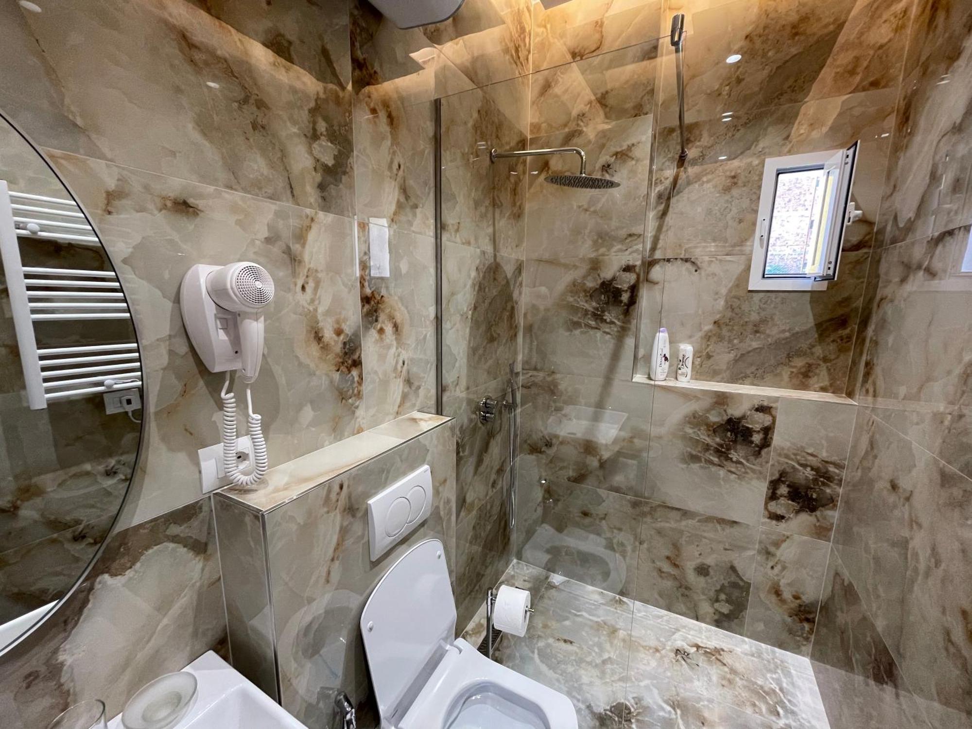 Hotel Vila 15 - Center تيرانا المظهر الخارجي الصورة